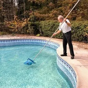 Swimming Pool Cleaning Services